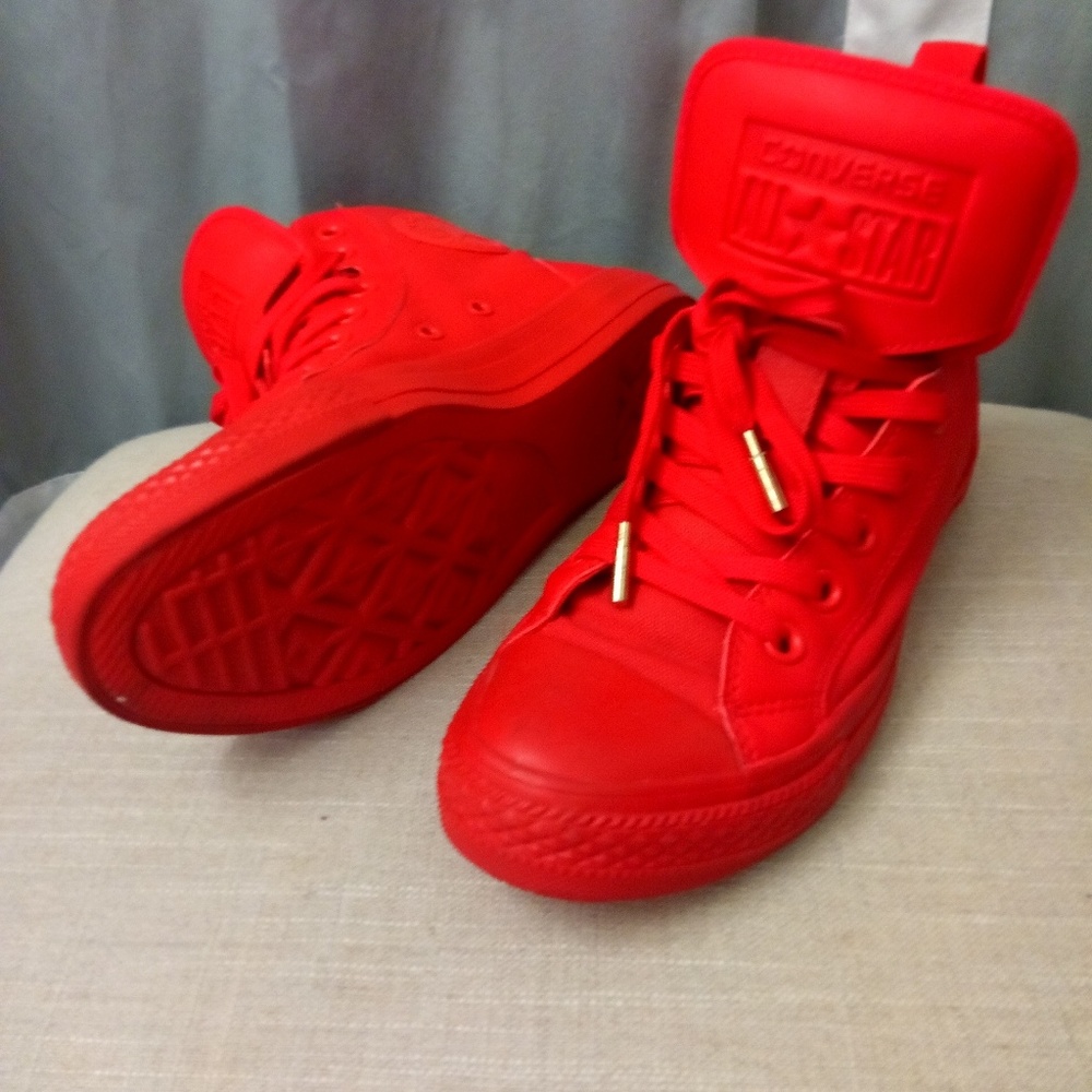 Converse Hi- tops